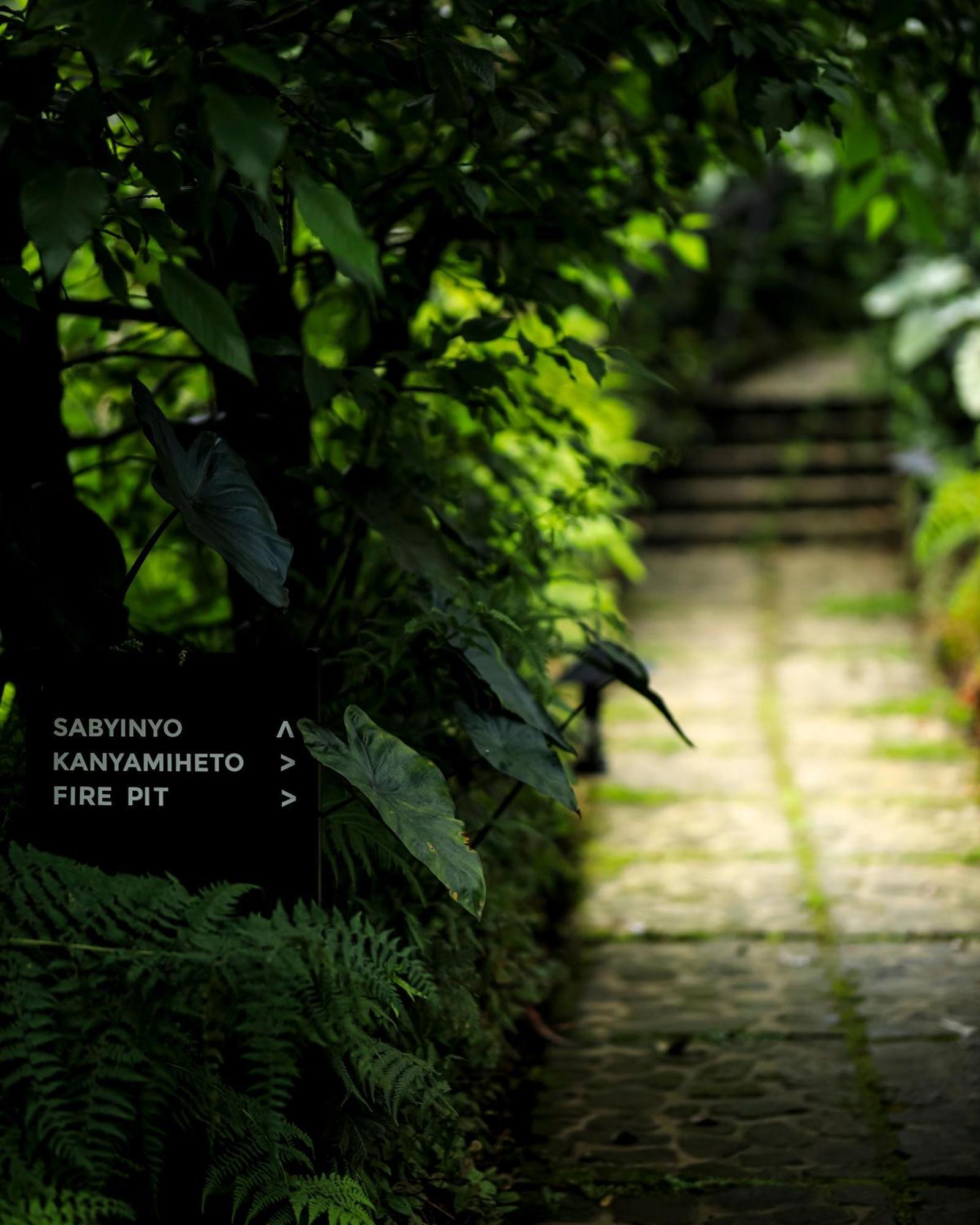 Sambora Kinigi Villa Bagian luar foto